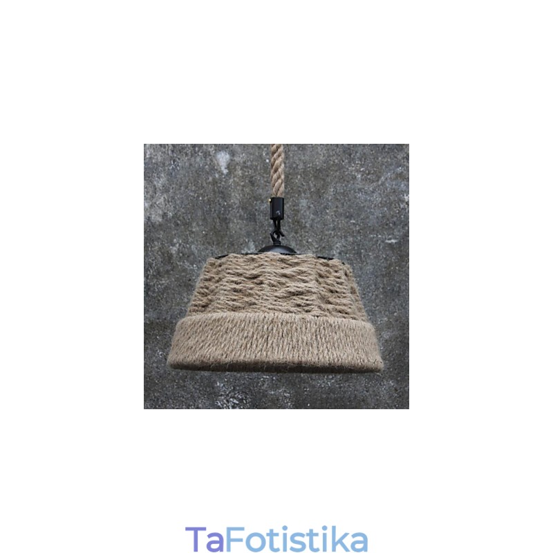 Ρετρό χειροποίητο φωτιστικό πολυελαίου εξοχικού με σχοινί κάνναβης σε βιομηχανικό στυλ εξοχής