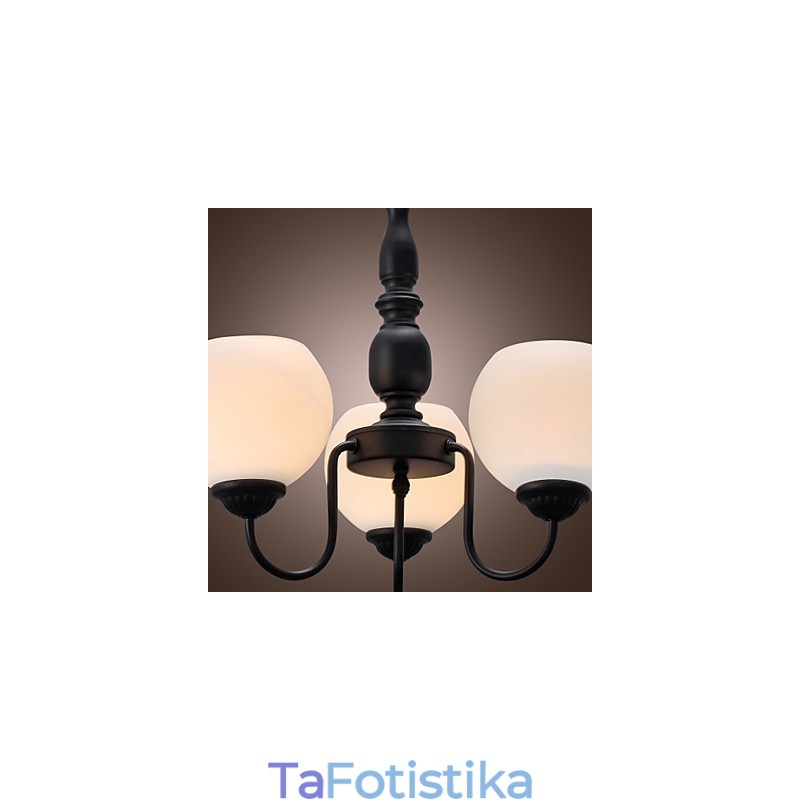 Παραδοσιακός κλασικός χάλκινος πολυέλαιος σε στυλ κεριού