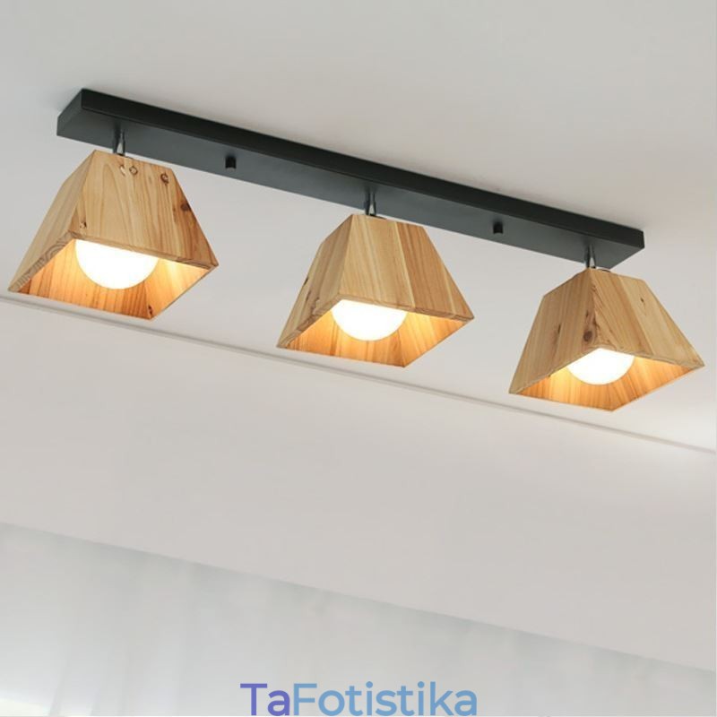 Σκανδιναβικός ξύλινος προβολέας με περιστρεφόμενη οροφή με τέσσερα πρίσματα
