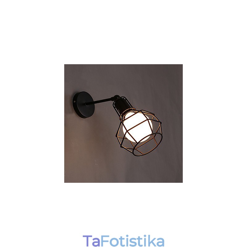 Η αποκατάσταση των αρχαίων τρόπων είναι η παλιά λάμπα του δρόμου Επιτοίχιο φωτιστικό στο διάδρομο από σφυρήλατο σίδερο