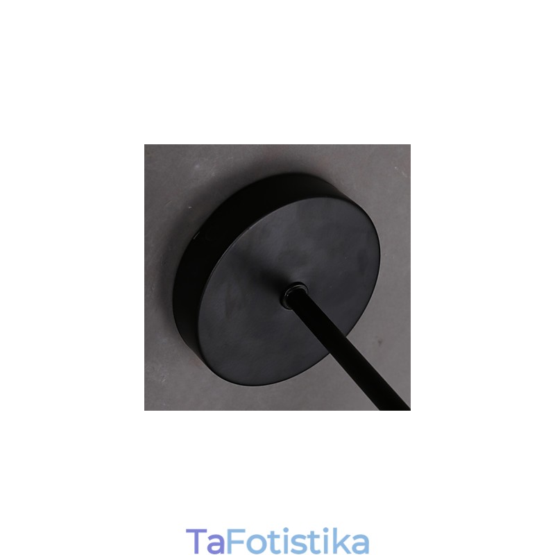 Η αποκατάσταση των αρχαίων τρόπων είναι η παλιά λάμπα του δρόμου Επιτοίχιο φωτιστικό στο διάδρομο από σφυρήλατο σίδερο