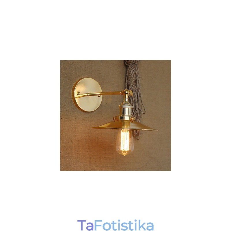 Μινιμαλιστική βίλα σε βιομηχανικό στιλ Νοσταλγική Χρυσή Ομπρέλα Μπροστά από τον Διακοσμημένο τοίχο της Εκκλησίας