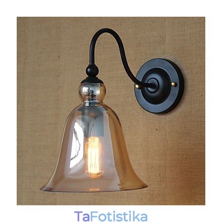 Αμερικάνικη αγροτική μινιμαλιστική απλίκα τοίχου στο διάδρομο καθιστικού με διακόσμηση