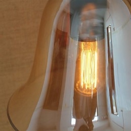 Αμερικάνικη αγροτική μινιμαλιστική απλίκα τοίχου στο διάδρομο καθιστικού με διακόσμηση