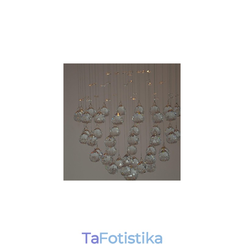 Παραδοσιακή, κλασική, μεταλλική βάση από κρύσταλλο χρώμιο