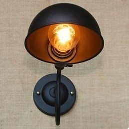 Μελέτη κρεβατοκάμαρας ρετρό μαύρου υψηλού επιπέδου προσωπικότητας που περιστρέφεται γύρω από διακοσμητικό διάδρομο τοίχου